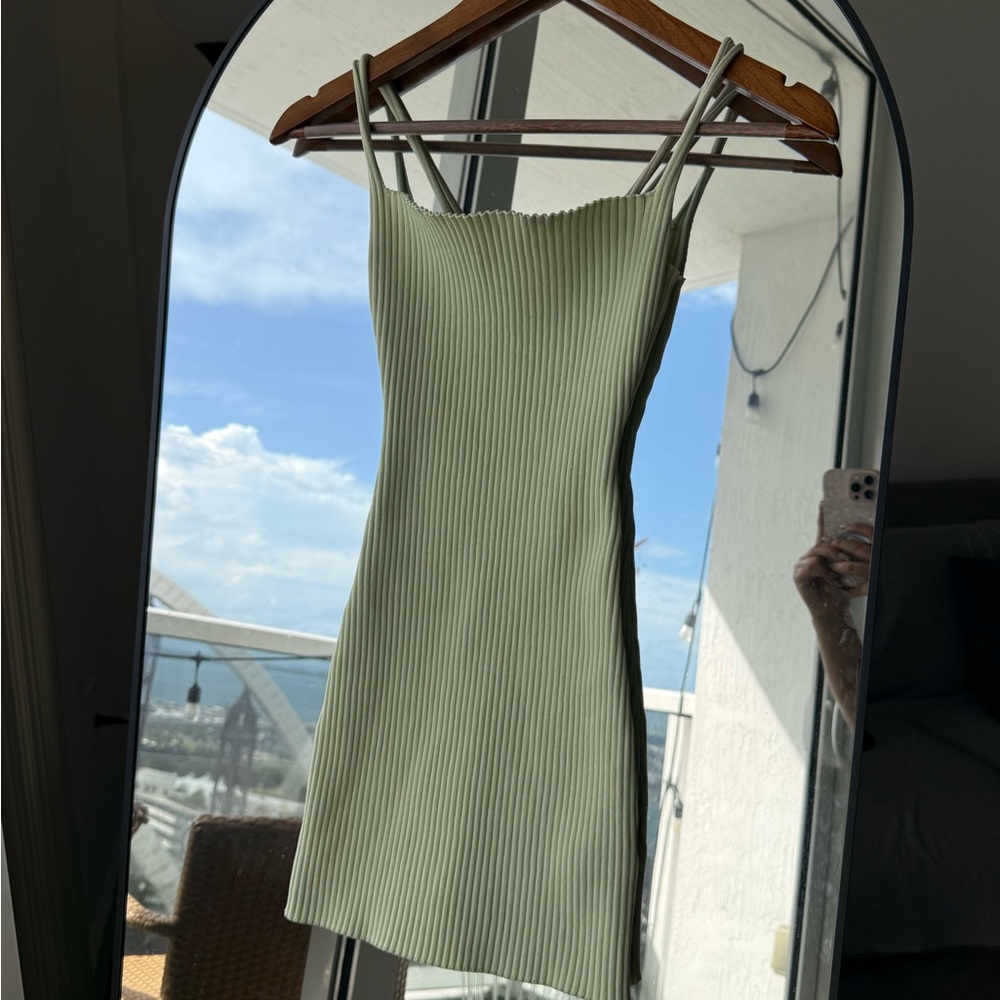 💚 Zara Green Ribbed Knit Mini Dress